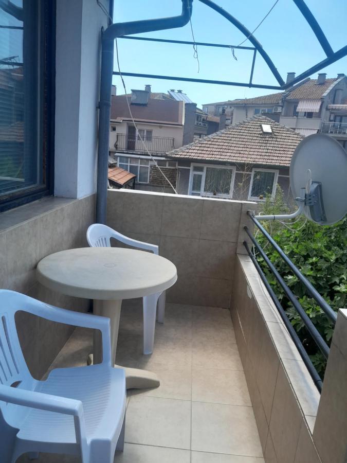 Апартаменти И Стаи За Гости Анхиало Pomorie Exteriör bild