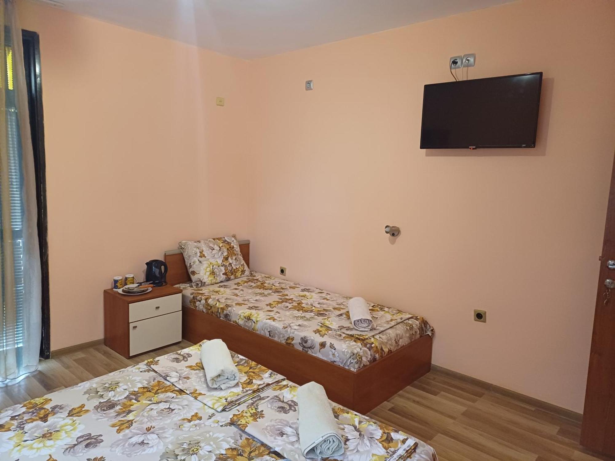 Апартаменти И Стаи За Гости Анхиало Pomorie Exteriör bild