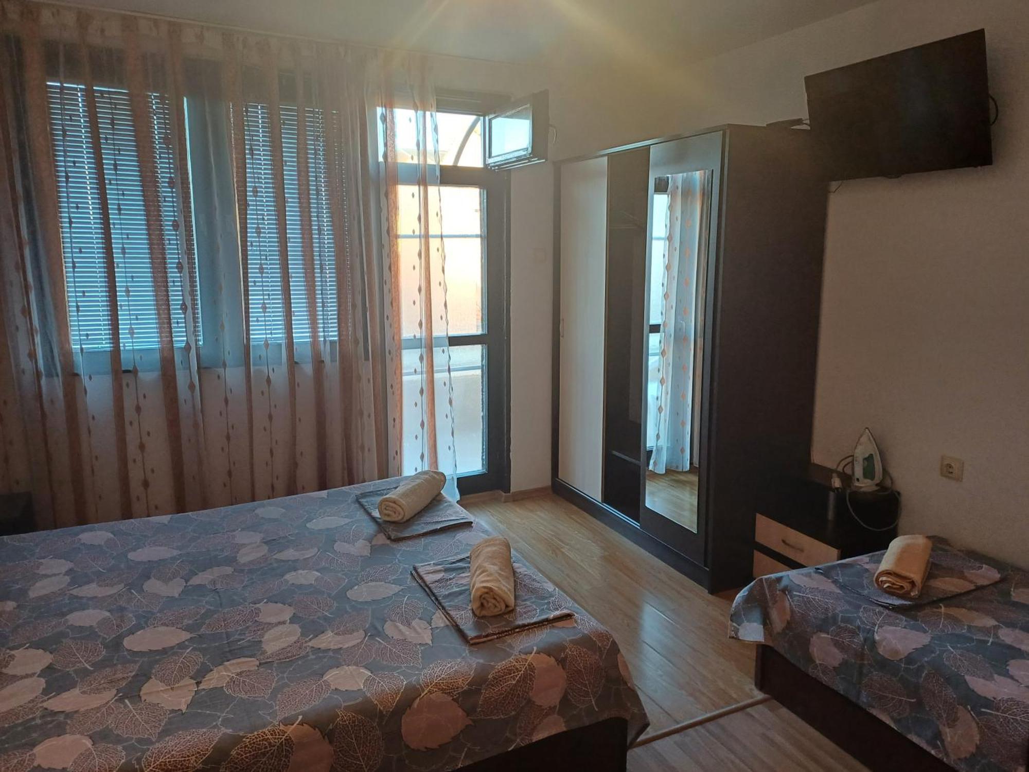 Апартаменти И Стаи За Гости Анхиало Pomorie Exteriör bild