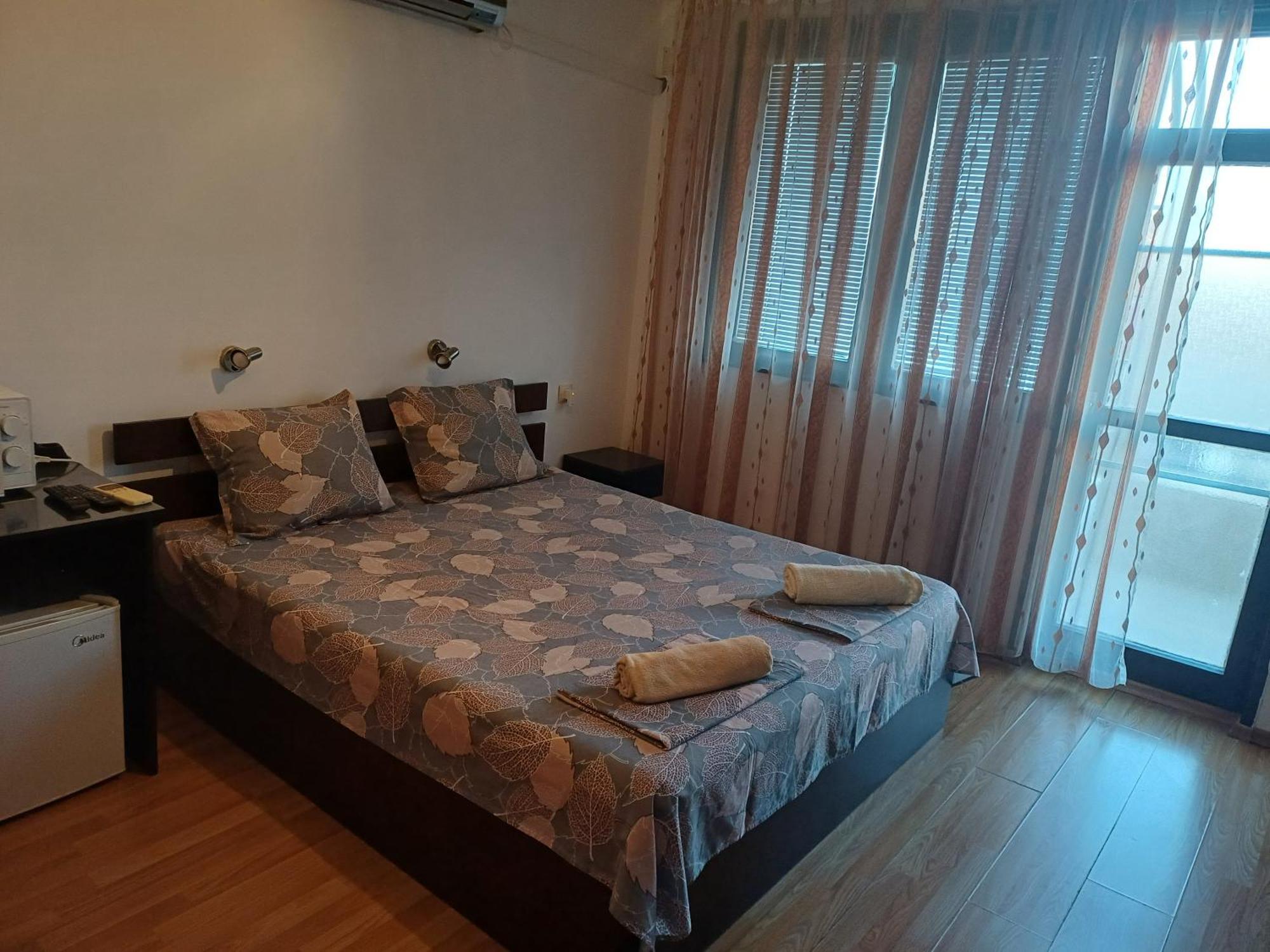 Апартаменти И Стаи За Гости Анхиало Pomorie Exteriör bild