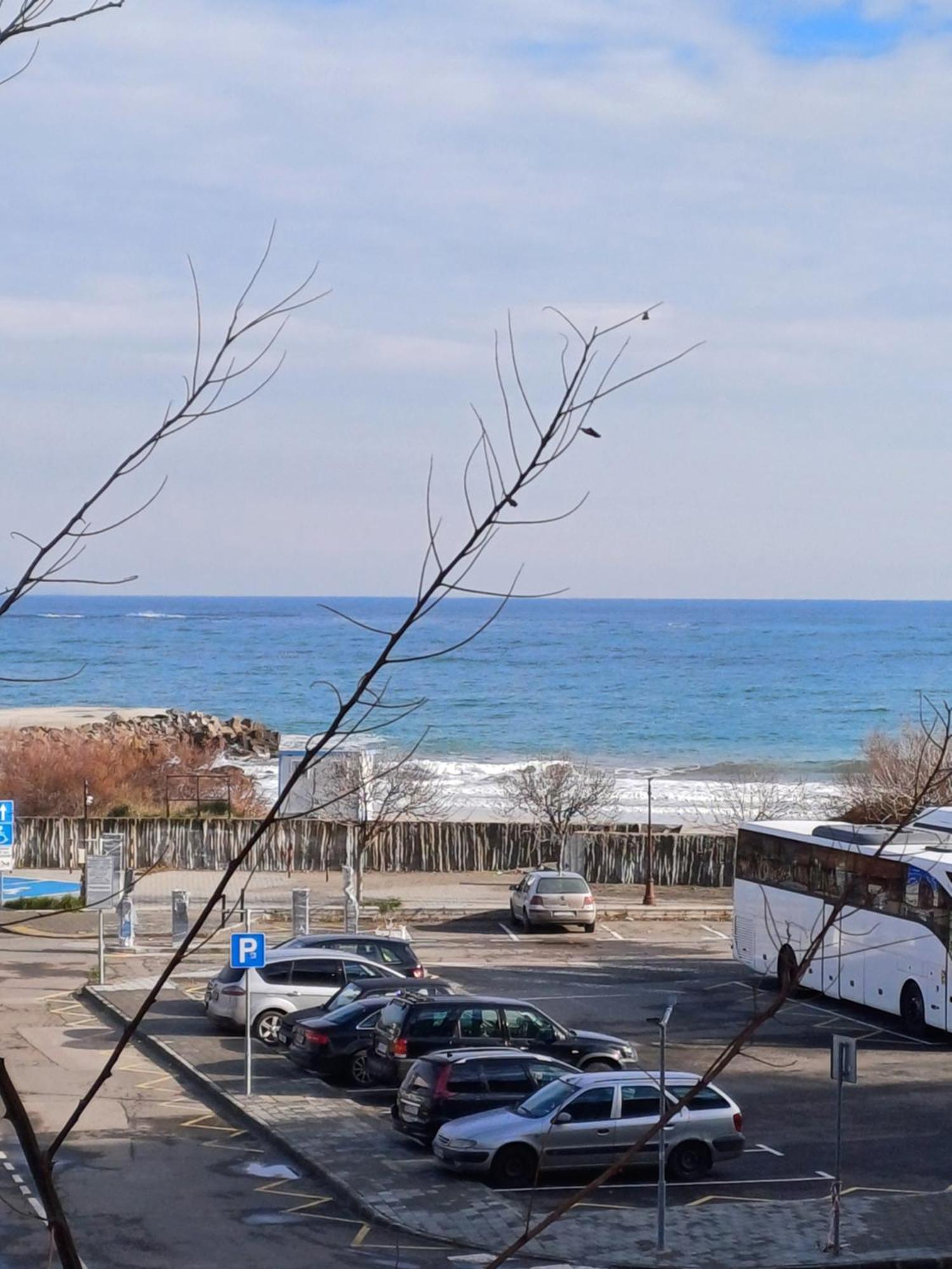 Апартаменти И Стаи За Гости Анхиало Pomorie Exteriör bild